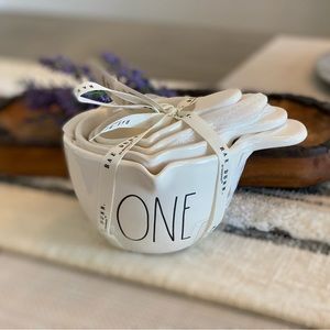 Rae Dunn measuring cups